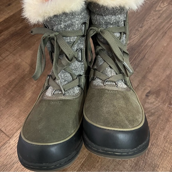 SOREL Tivoli olive green suede snow boot - Picture 3 of 13